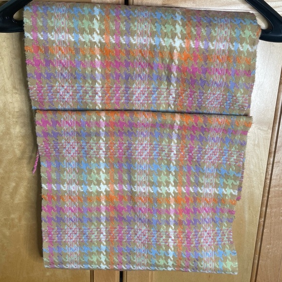 100% Cashmere Scarf Made in Scotland 64” x 12” Warm & Cozy 🍁 Pink Orange Blue - Picture 4 of 11